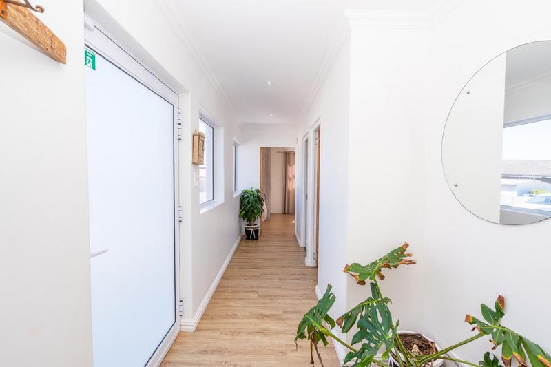 4 Bedroom Property for Sale in Myburgh Park Western Cape